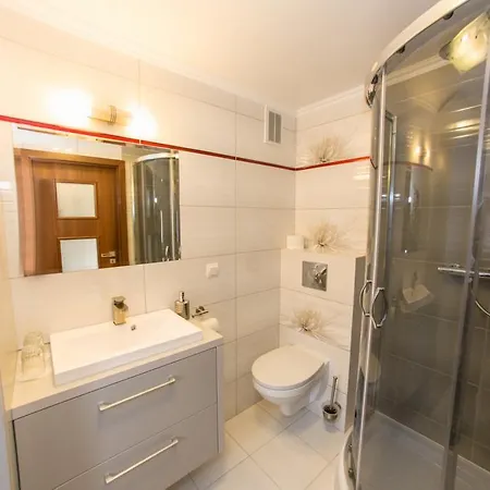 Lazur Apartment *